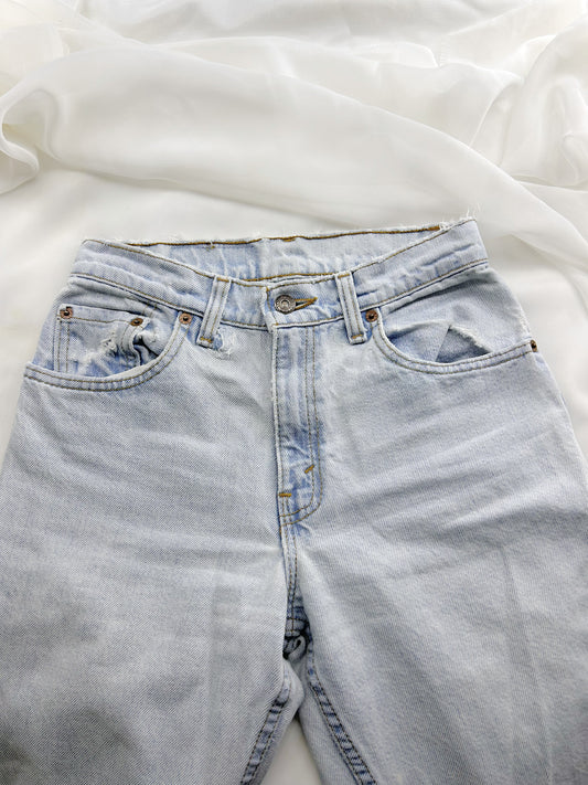 Light Wash Levi Jeans