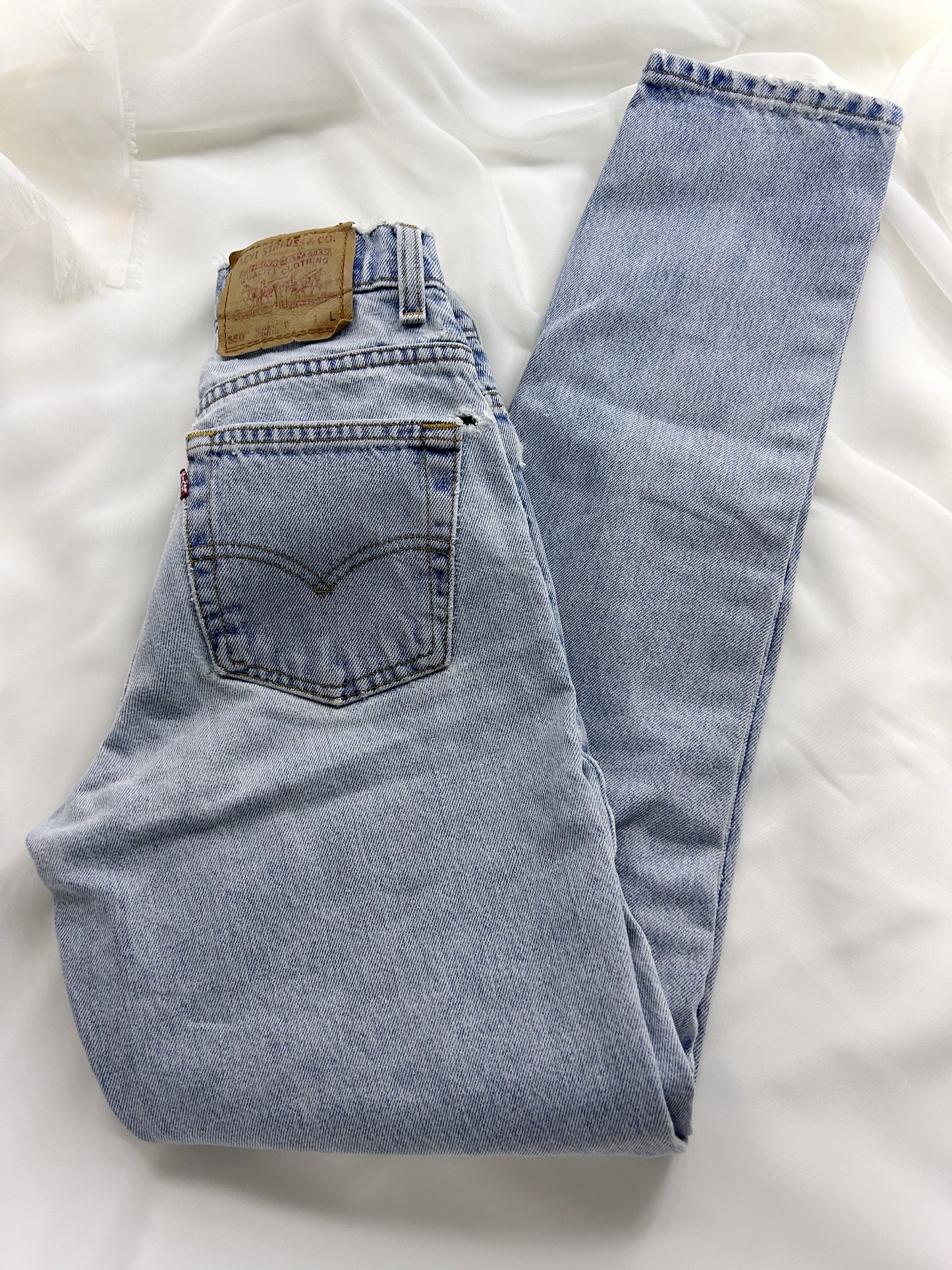 Light wash Vintage 550 Levi’s Relaxed Fit Tapered Leg